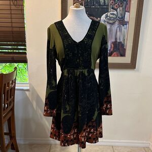 Aryeh  Green Sweater Dress w/ Black Lace and Contrasting Rust Trim Size XL